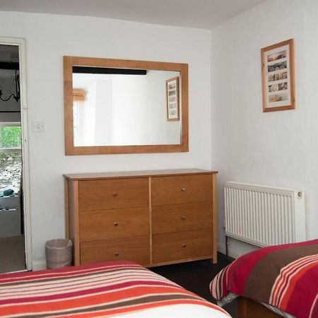 Cosy Private Cottage Near Beach Илфракомб Екстериор снимка