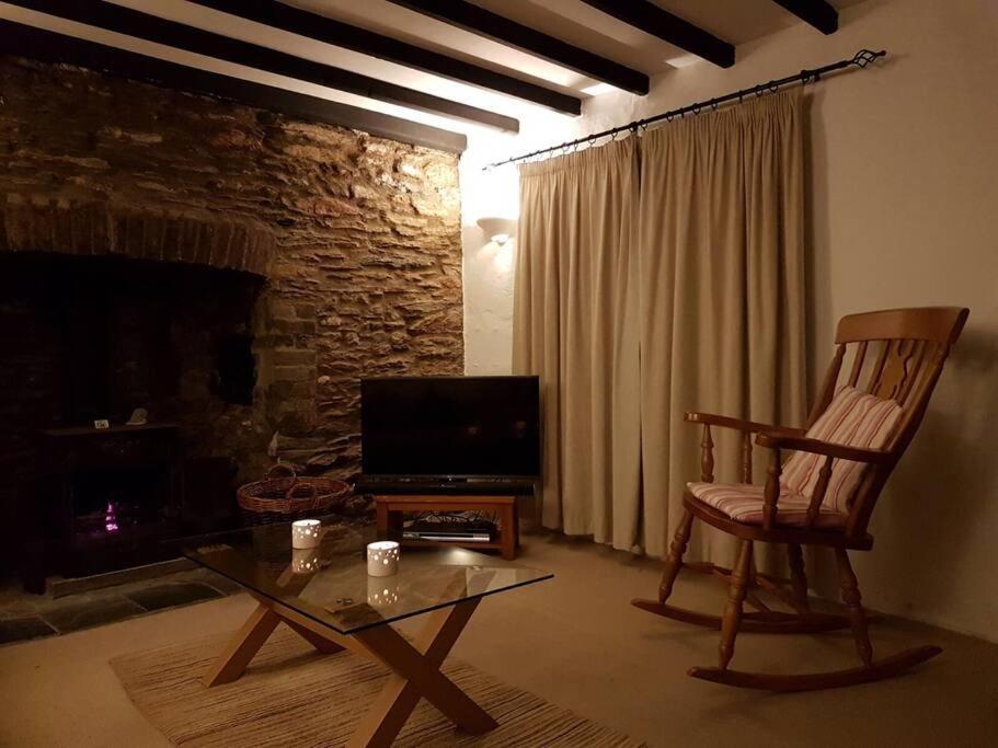 Cosy Private Cottage Near Beach Илфракомб Екстериор снимка